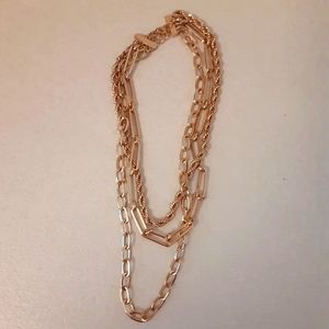 TRIPLE CHAIN NECKLACE GOLD TONE